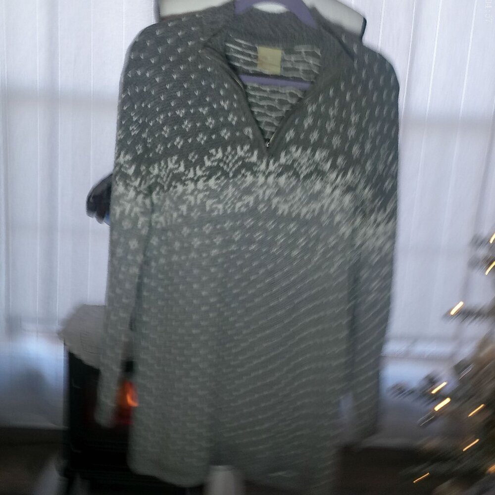 PARTNERS Long Sleeve 1/4 Zip-Up Collar Gray & White Knit Tunic Sweater L